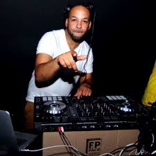 DJ Vesty – Wa Nyaka Ft. Queen Vosho