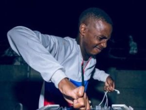 Dj Toolz – If Gqom Were Hunans ft. Mr Thela