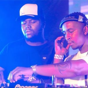 Dj young killer SA – Party With Mfr Souls