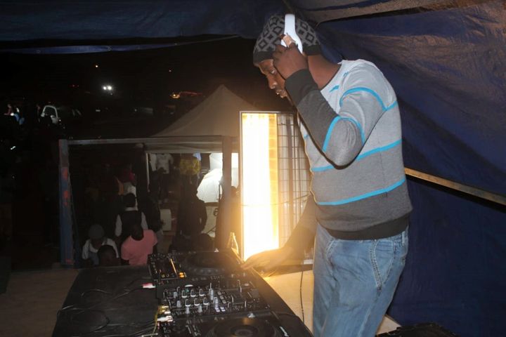 Malumz on Decks - Taba tsa hao (Pastor Snow’s Deep tech Touch) ft KB