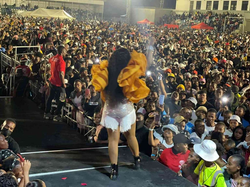 Makhadzi Shuts Down Botswana, With Her "One WomanShow" – Amapiano MP3 Download