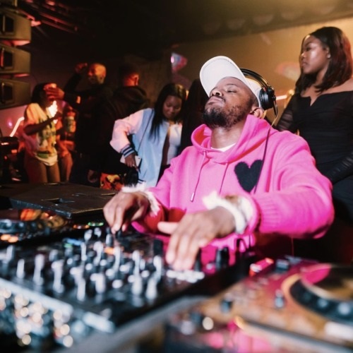 About Us 5 Kabza De Small x DJ Maphorisa – Top Dawg Sessions (Live Mix) MP3 Download